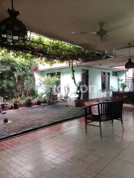 image RUMAH STRATEGIS DHARMAWANGSA  4KT HADAP SELATAN (3)