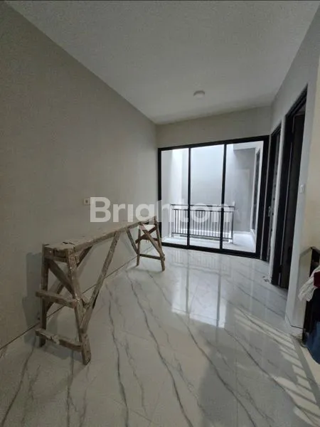 image RUMAH BARU GRESS PANTAI MENTARI ROW JALAN LUAS (6)