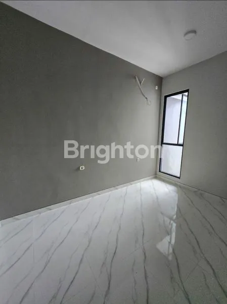 image RUMAH BARU GRESS PANTAI MENTARI ROW JALAN LUAS (8)
