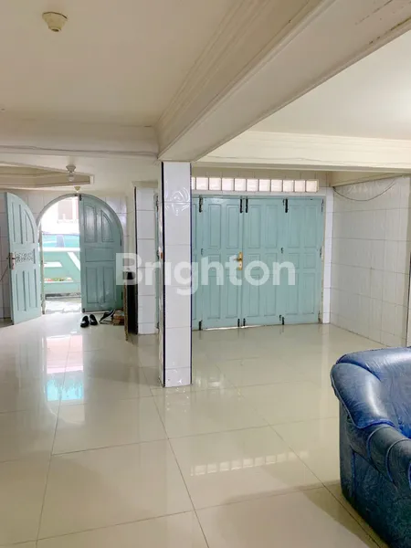 image RUMAH 2,5 TINGKAT PUSAT KOTA JLN. SERAM BARU (2)