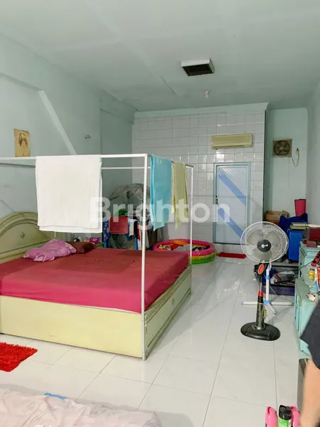 image RUMAH 2,5 TINGKAT PUSAT KOTA JLN. SERAM BARU (5)