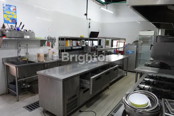 image TEMPAT USAHA EX RESTO PUSAT KOTA BANGUNAN MODERN 2 LANTAI (6)