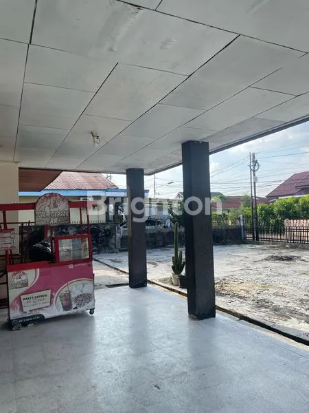 image RUMAH STRATEGIS LUAS TANAH BESAR DI PEKANBARU (3)