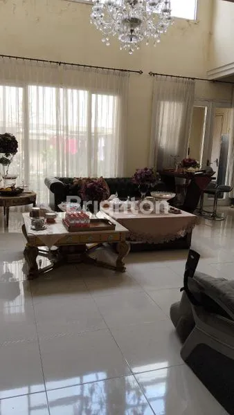 image RUMAH MEWAH 2 LANTAI CIBUBUR (4)