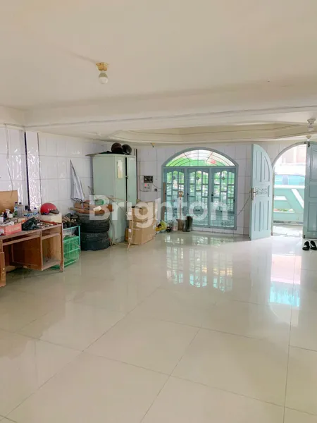 image RUMAH 2,5 TINGKAT PUSAT KOTA JLN. SERAM BARU (2)