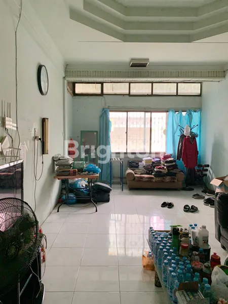 image RUMAH 2,5 TINGKAT PUSAT KOTA JLN. SERAM BARU (8)