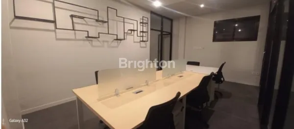 image DIJUAL / DISEWAKAN KANTOR 3 LANTAI FULLY FURNISHED DI DENPASAR BARAT (4)