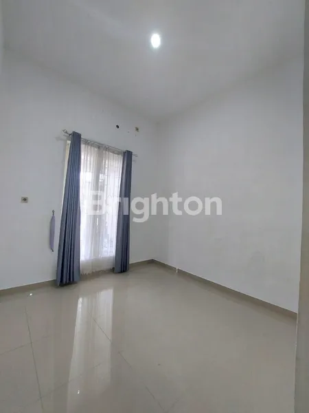 image DIJUAL / DISEWAKAN MURAH RUMAH MINIMALIS 2 LANTAI TERAWAT BAGUS SIAP HUNI BEBAS BAJIR DI PONDOK TJANDRA (6)