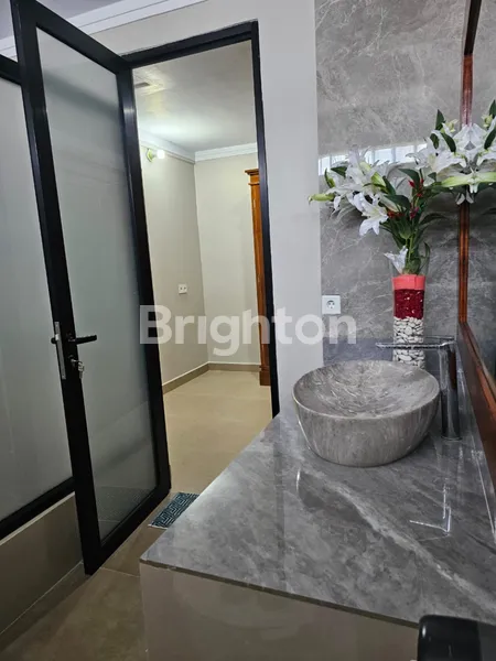 image VILLA 3 LANTAI BARU GRESS FULL FURNISHED DI UNGGASAN JIMBARAN BALI (5)