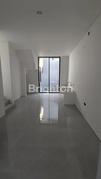 image RUMAH BARU 2 LANTAI BAGUS SIAP HUNI DI LEBAK KAMAR TIDUR 3+1 HANYA 1.6MAN (7)