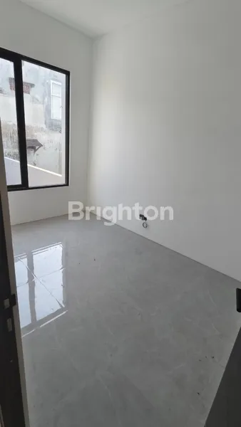 image RUMAH BARU 2 LANTAI SIAP HUNI DI LEBAK ARUM LUAS TANAH 122 HANYA 1,6MAN (6)