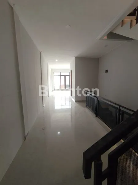 image DI SEWAKAN RUKO BRAND NEW 3 LANTAI DI GADING MAS BARAT KELAPA GADING (1)