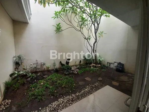 image RUMAH MEWAH BARU FURNISH PAKUWON CITY DEKAT BOULEVARD (4)