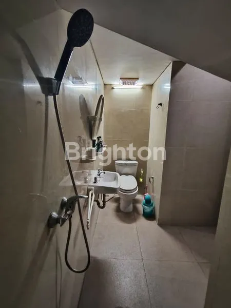 image RUMAH MEWAH DHARMAHUSADA MAS 2 LANTAI (4)