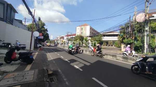 image RUKO GANDENG 2 UNIT DI JL. TEUKU UMAR - SHM, LT 196M², STRATEGIS JUAL/SEWA 7.5 M NETT (SISA SEWA 1 UNIT!) (6)