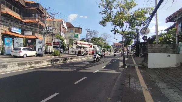 image RUKO GANDENG 2 UNIT DI JL. TEUKU UMAR - SHM, LT 196M², STRATEGIS JUAL/SEWA 7.5 M NETT (SISA SEWA 1 UNIT!) (7)