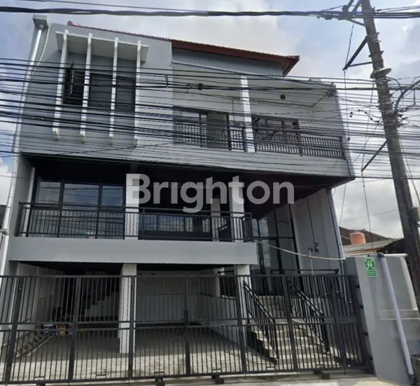 image \UD83C\UDFE1 RUMAH LUAS DUA LANTAI DI AREA STRATEGIS DENPASAR BARAT (1)