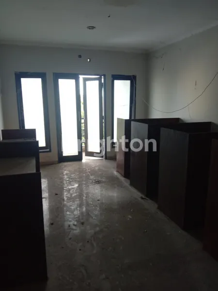 image READY DIJUAL/DISEWA! RUKO 3 LANTAI MENGHADAP JALAN RAYA DIPONEGORO, LINGKUNGAN KANTOR DEKAT 21 MALL. (3)