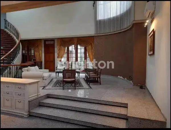 image RUMAH MEWAH RAYA NGINDEN INTAN (4)