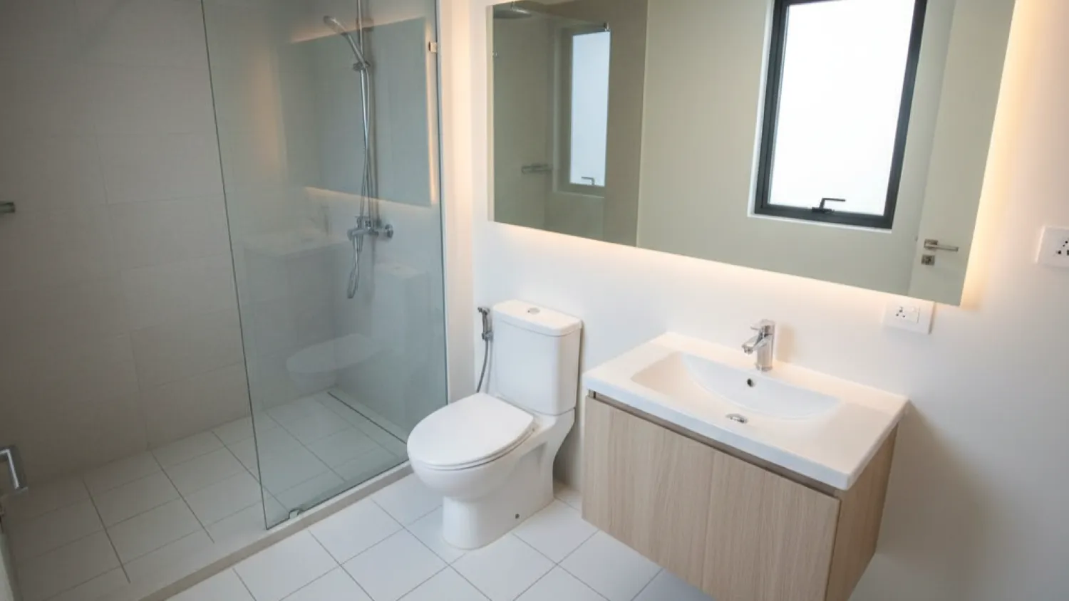 desain kamar mandi sederhana menambah nilai properti 4 efisiensi ruang2