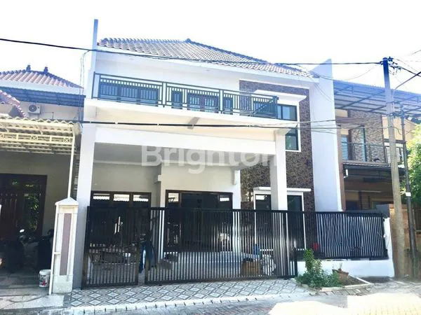 image HUNIAN 2 LANTAI FULL RENOV GRAHA SANTOSO REGENCY, SIAP HUNI DEKAT MERR NIRWANA EKSEKUTIF STIKOM (1)
