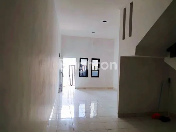 image RUMAH MINIMALIS 2LT 2KT SIAP HUNI DI SUNTER JAKARTA UTARA (4)