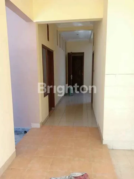 image RUMAH KETINTANG SIAP HUNI DEKAT UNESA (4)