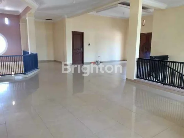 image RUMAH KETINTANG SIAP HUNI DEKAT UNESA (5)