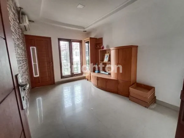 image RUMAH 2 LANTAI DI KELAPA GADING JAKARTA UTARA. TUSUK SATE. (2)