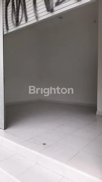 image TOKO PINGGIR JALAN SIAP PAKAI (6)