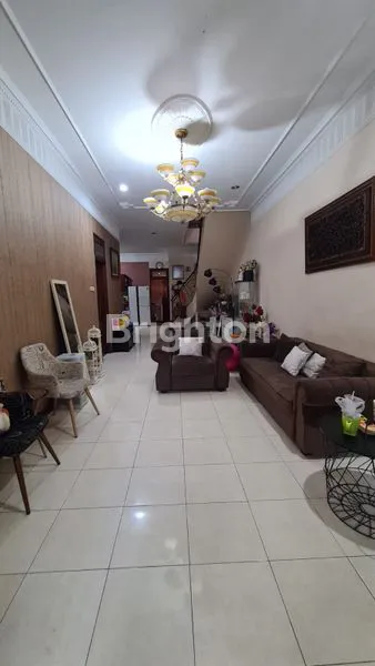 image HUNIAN STRATEGIS DUKUH KUPANG, LT 140M² (4)