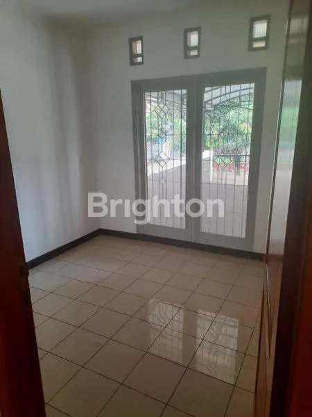 image RUMAH SEMI FURNISH 3+1, LT 135M² ANTAPANI (6)