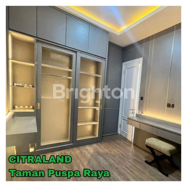 image RUMAH SIAP HUNI CITRALAND, SURABAYA BARAT. CLUSTER TAMAN PUSPA RAYA DEKAT PASAR MODERN CITRALAND - LAPANGAN TENNIS - KEDUBES US, HANYA SELANGKAH MENUJU PUSAT KULINER GWALK CITRALAND, DLL. DIKELILINGI OLEH CLUSTER ALAM HIJAU - WOODLAND - EASTWOOD, DLL. (6)