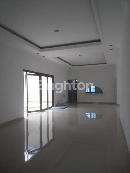 image RUMAH BESAR 1 LANTAI DI CEMPAKA PUTIH (6)