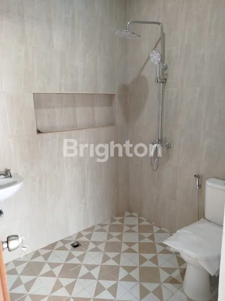 image DIJUAL RUMAH BARU,  2 LANTAI, LOKASI SANGAT STRATEGIS DEKAT KAMPUS TERNAMA UNAIR, ITS, POLTEK ITS,MALL DAN RUMAH SAKIT (6)