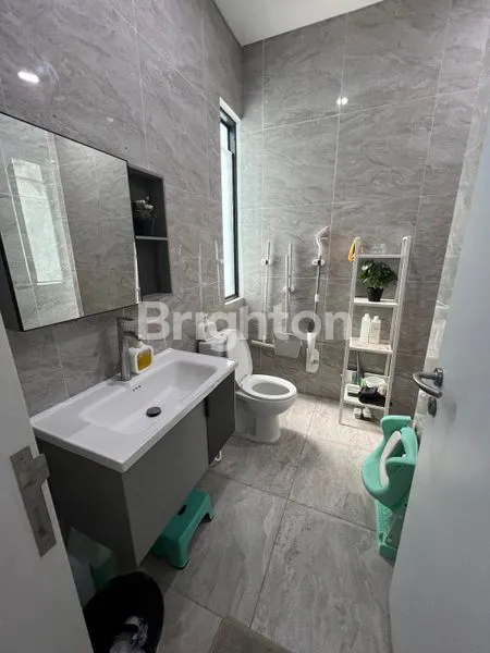 image RUMAH SIAP HUNI 3 LANTAI DOUBLE DECKER DI SWAN CITY TANGERANG  (7)