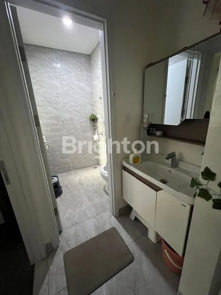 image RUMAH SIAP HUNI 3 LANTAI DOUBLE DECKER DI SWAN CITY TANGERANG  (8)