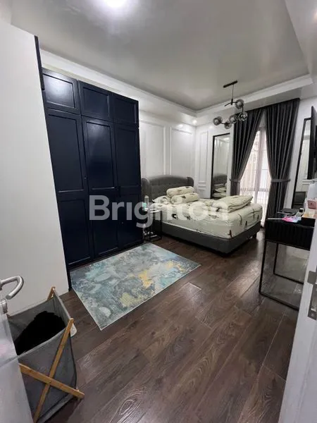 image RUMAH SIAP HUNI 3 LANTAI DOUBLE DECKER DI SWAN CITY TANGERANG  (4)