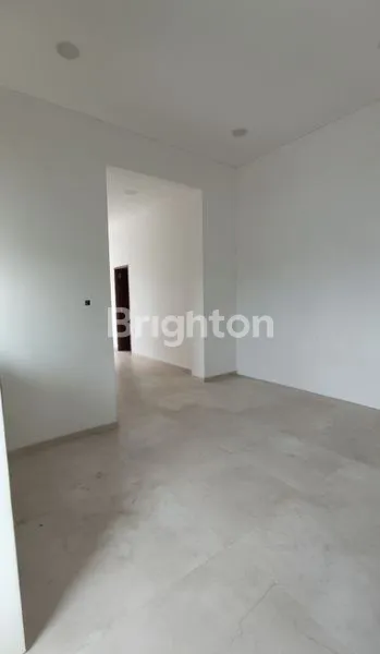 image RUMAH SEMIFINISHING 2,5 LANTAI LOKASI STRATEGIS DI GUNUNG SALAK, DENPASAR BARAT (8)
