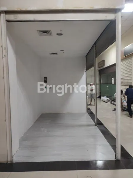 image STAND TOKO DI MATOS DEKAT UNIVERSITAS BRAWIJAYA (2)