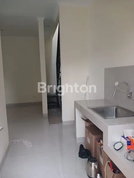 image RUMAH MEWAH GADING SERPONG, SHM SIAP HUNI (6)