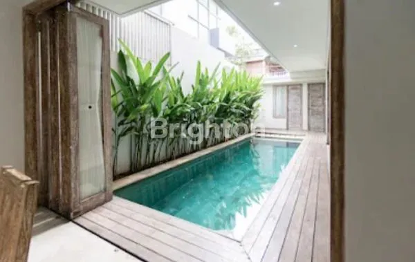 image VILLA MEWAH 3KT, LT 100M² DI SEMINYAK (1)