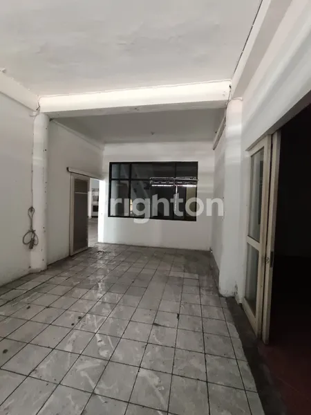 image DIJUAL RUKO 3 LANTAI LUAS 1.123 M² DI JL. AHMAD YANI UTARA, DENPASAR UTARA  LOKASI PREMIUM COCOK UNTUK BISNIS BESAR (3)