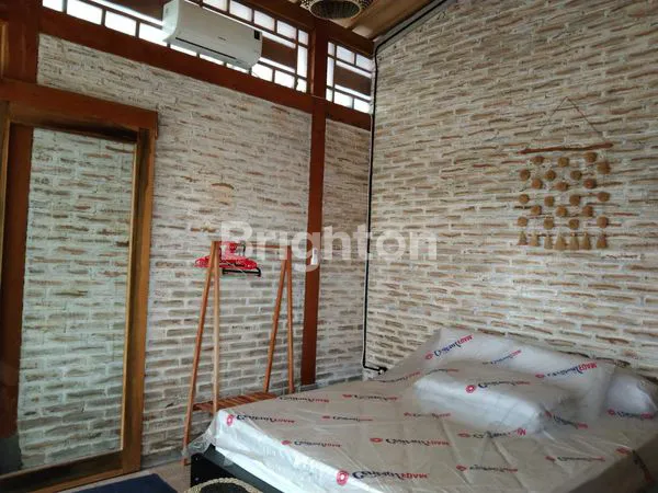 image GUEST HOUSE HOMESTAY VILLA JOGLO FULL FURNISHED, SUASANA ALAM, TIDAK JAUH DARI TOL (6)