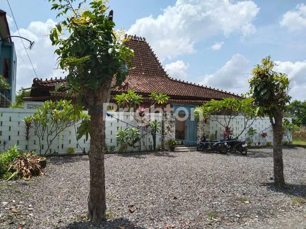 image GUEST HOUSE HOMESTAY VILLA JOGLO FULL FURNISHED, SUASANA ALAM, TIDAK JAUH DARI TOL (3)