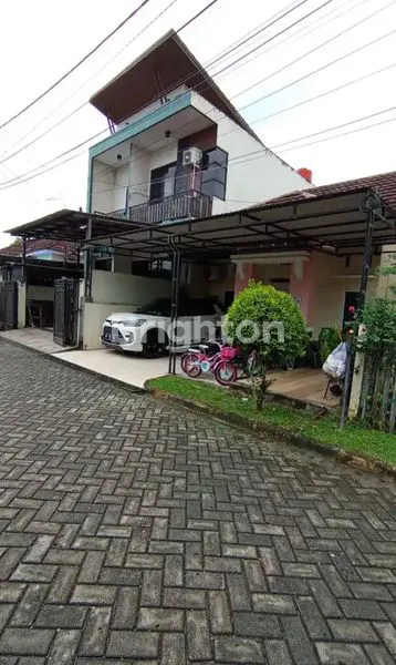 image RUMAH 2 LANTAI STRATEGIS SIAP HUNI DEKAT DOME BALIKPAPAN (7)