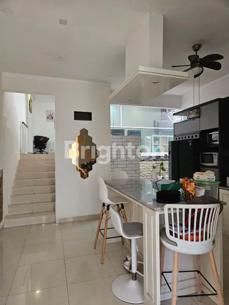 RUMAH MINIMALIS DAN NYAMAN DI KEBAYORAN BINTARO