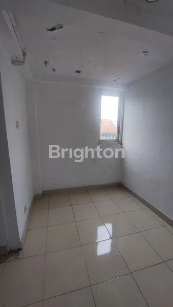 image RUKO 3 LANTAI STRATEGIS DI PINGGIR JALAN RAYA BINTARO (8)