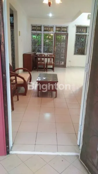 image RUMAH 2 LANTAI SEMI FURNISHED LT 180M² (3)
