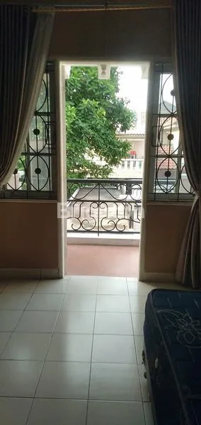 image RUMAH 2 LANTAI SEMI FURNISHED LT 180M² (8)